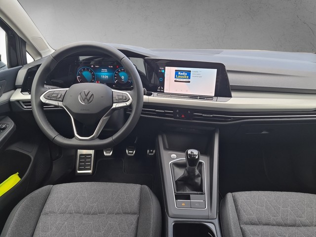 Fahrzeugabbildung Volkswagen Golf VIII 1.0 TSI Move Kamera