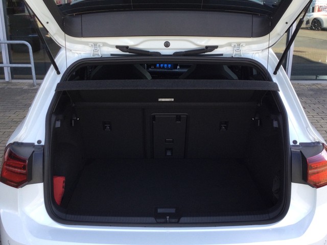 Fahrzeugabbildung Volkswagen Golf VIII GTD DSG Standhzg. Matrix Navi Leder AID ACC RFK HUD SH