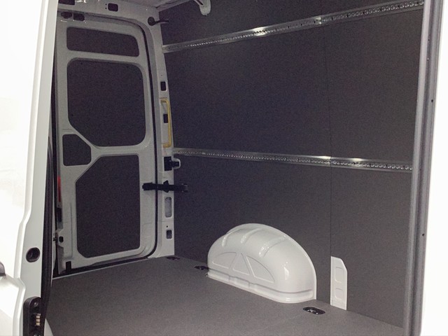 Fahrzeugabbildung Volkswagen Crafter Kasten 35 MR HD Klima RFK DAB GRA