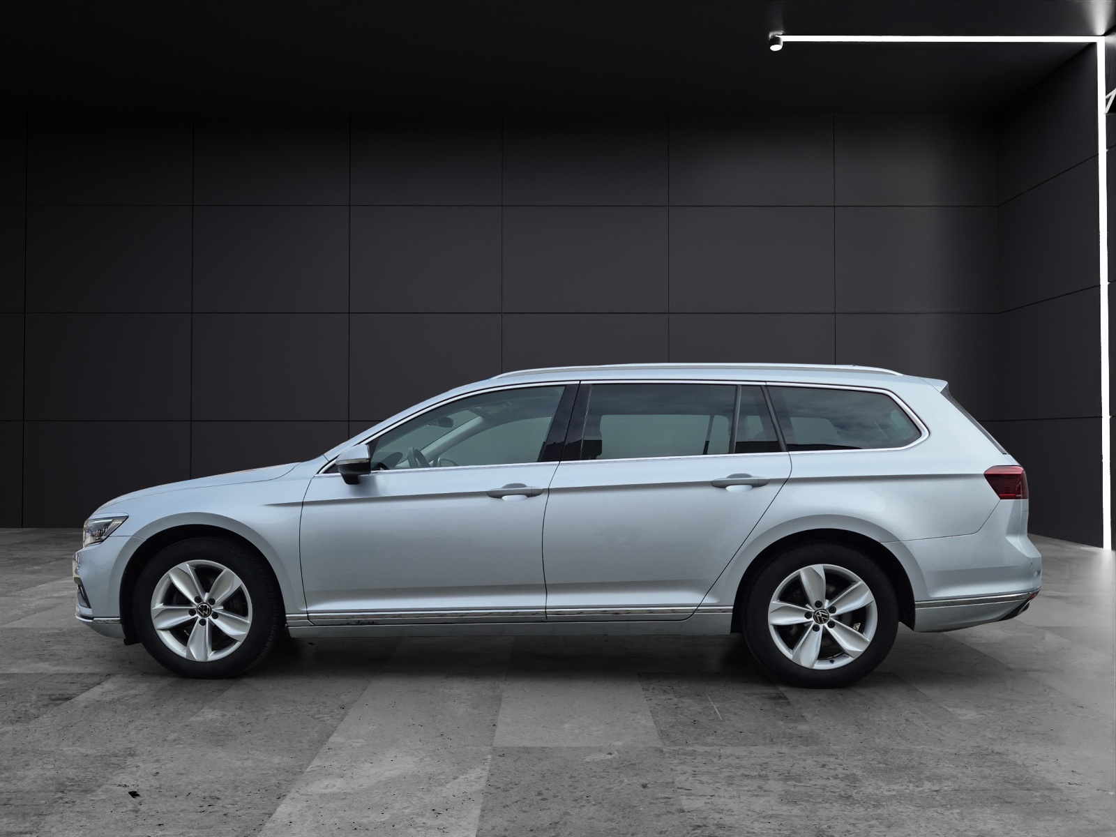 Fahrzeugabbildung Volkswagen Passat Variant TDI Elegance DSG 4M Matrix Navi ACC RFK SH