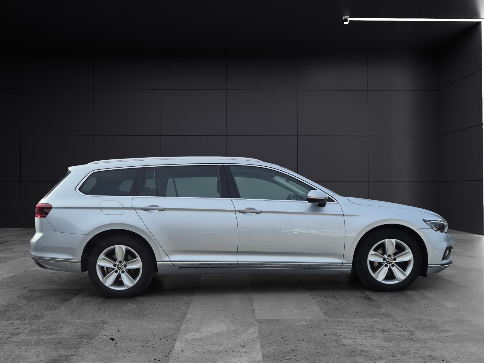 Fahrzeugabbildung Volkswagen Passat Variant TDI Elegance DSG 4M Matrix Navi ACC RFK SH