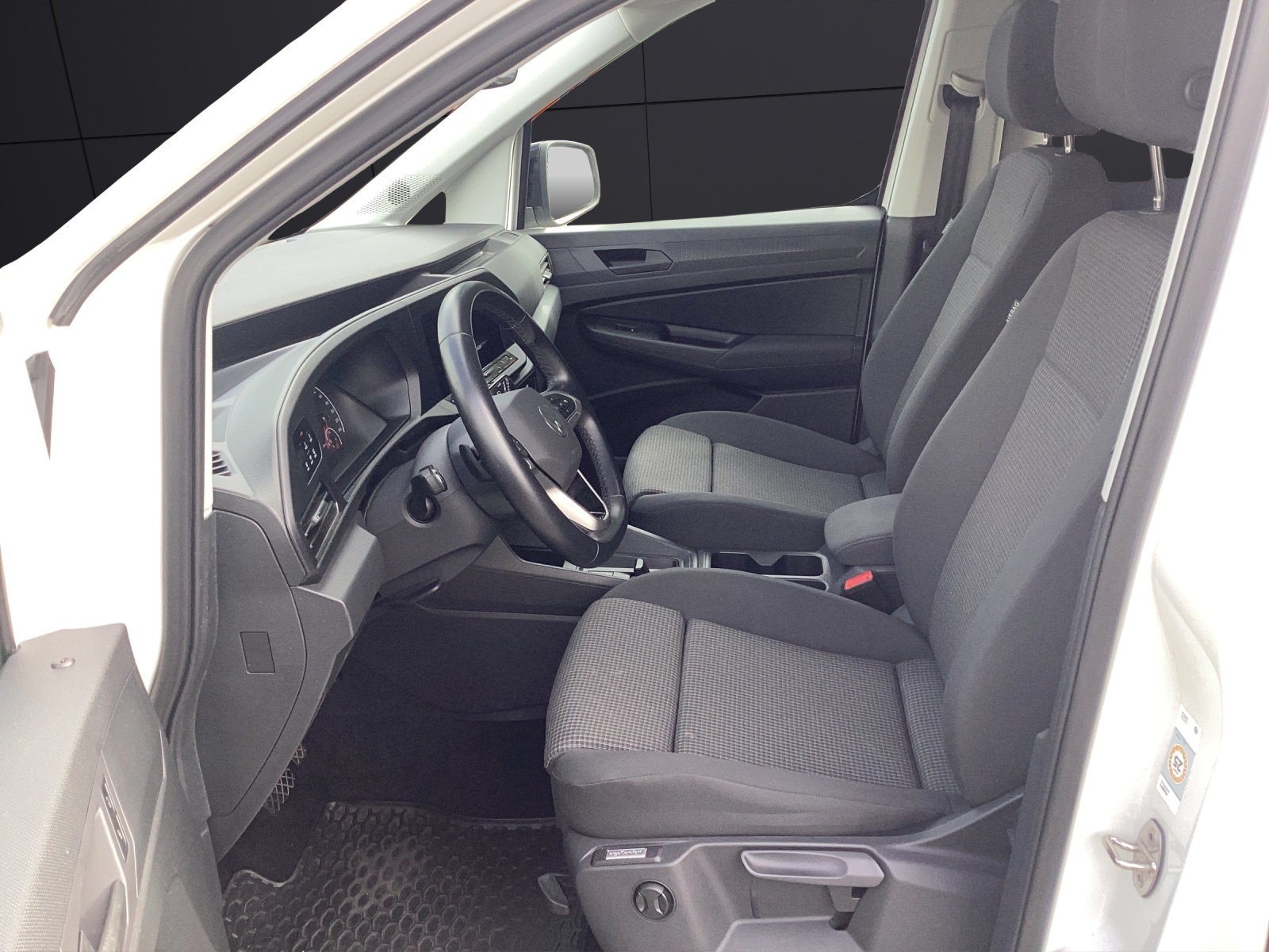 Fahrzeugabbildung Volkswagen Caddy Kombi TSI 5-Sitze DSG NAVI RÜCK MFL