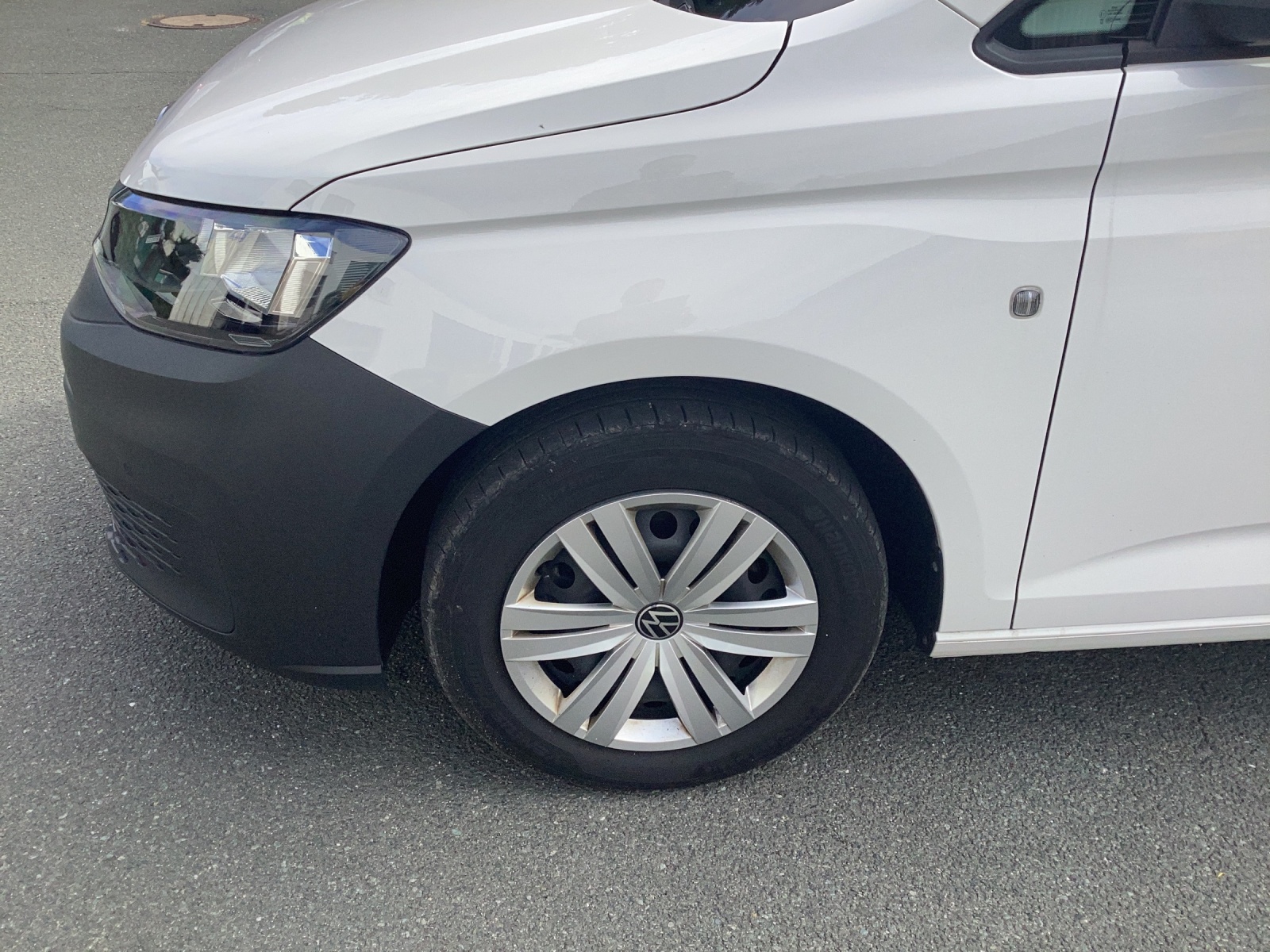 Fahrzeugabbildung Volkswagen Caddy Kombi TSI 5-Sitze DSG NAVI RÜCK MFL