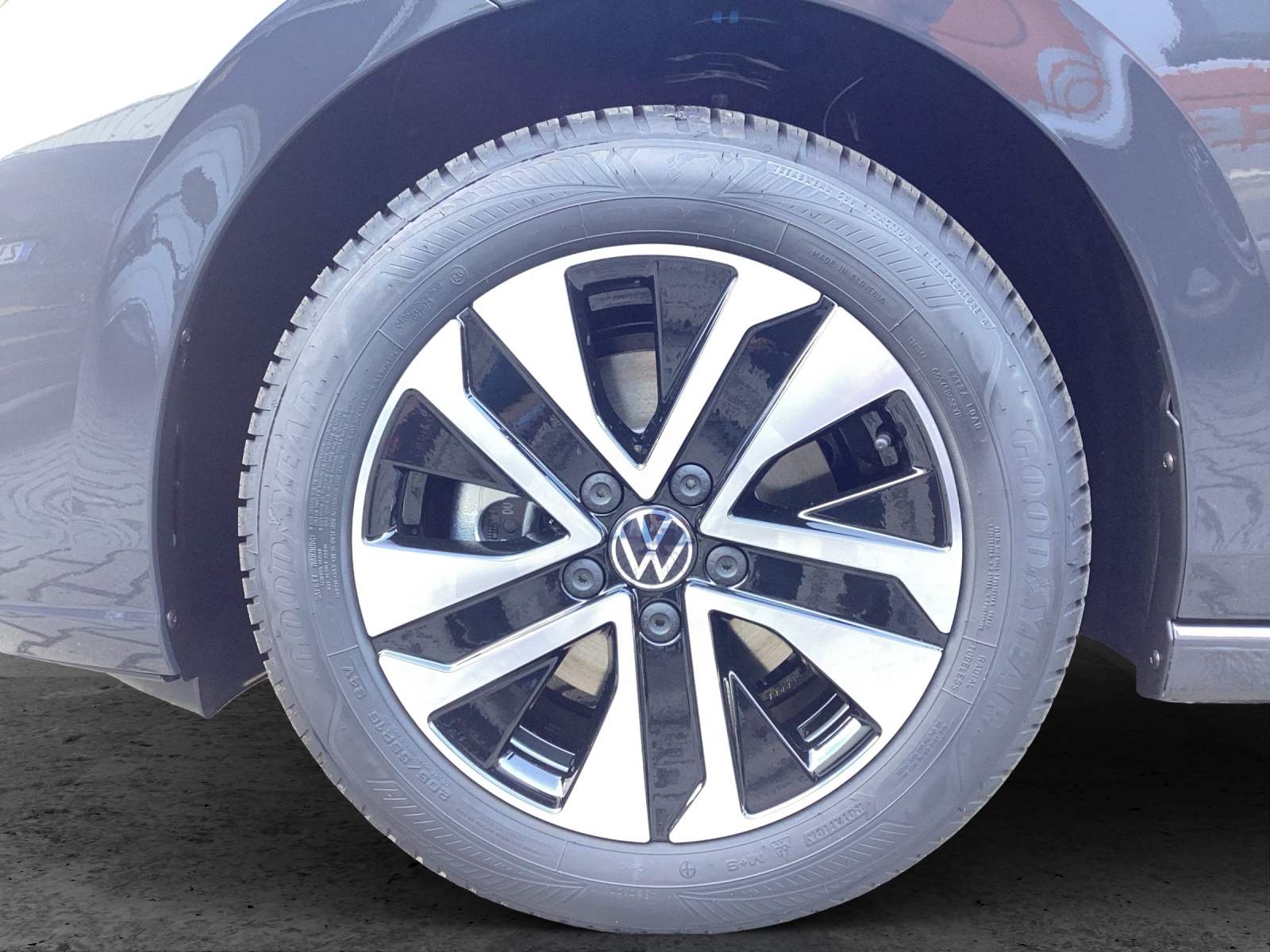 Fahrzeugabbildung Volkswagen Golf eTSI Energy LED readyToDiscover