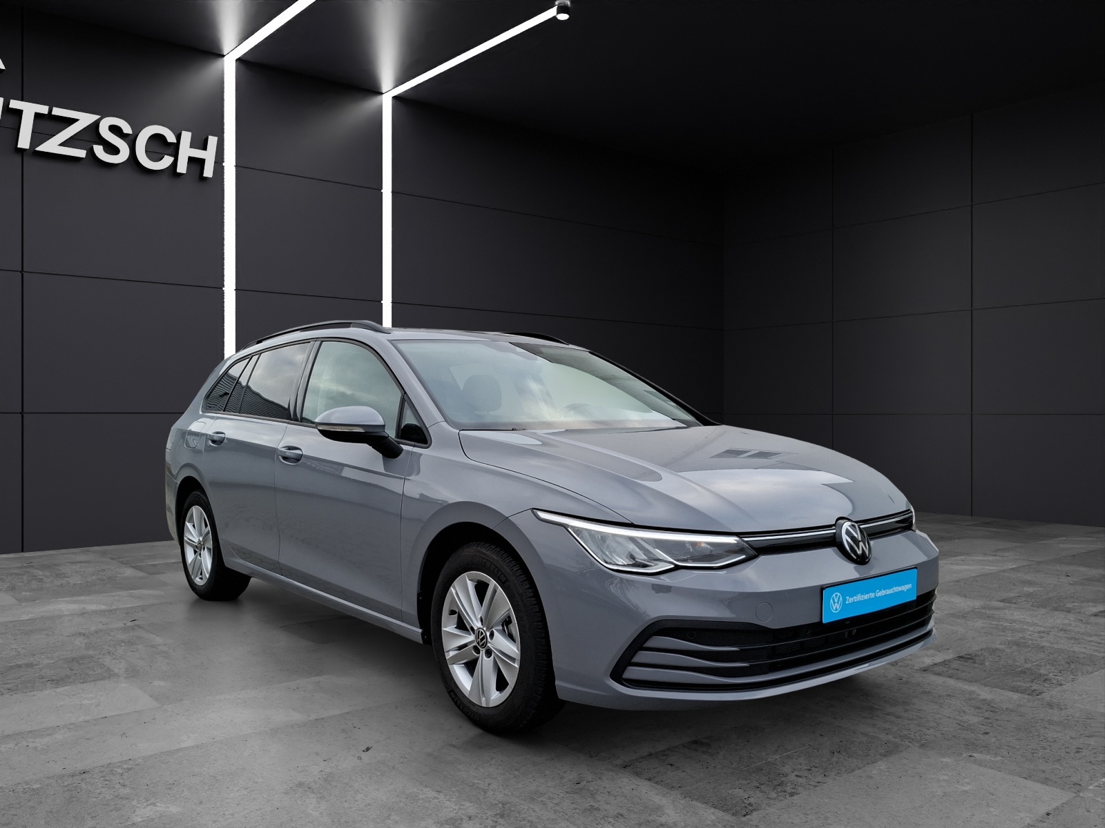 Fahrzeugabbildung Volkswagen Golf VIII Variant TSI Life LED ACC NAVI LM PDC SHZ