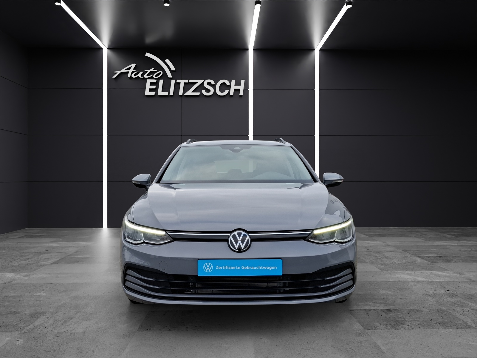 Fahrzeugabbildung Volkswagen Golf VIII Variant TSI Life LED ACC NAVI LM PDC SHZ