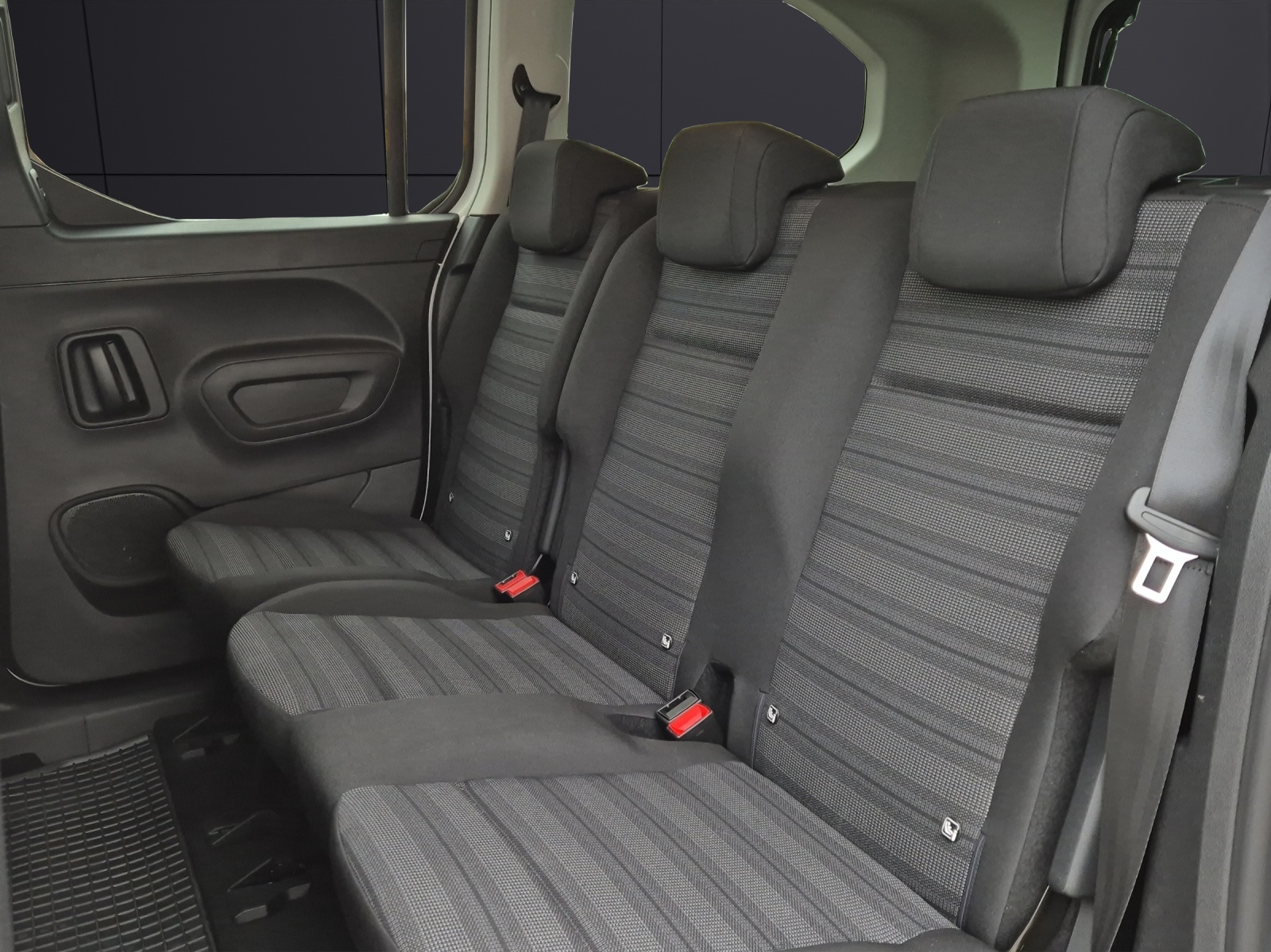 Fahrzeugabbildung Opel Combo Life Edition XL Kamera LHZ AppConnect DAB