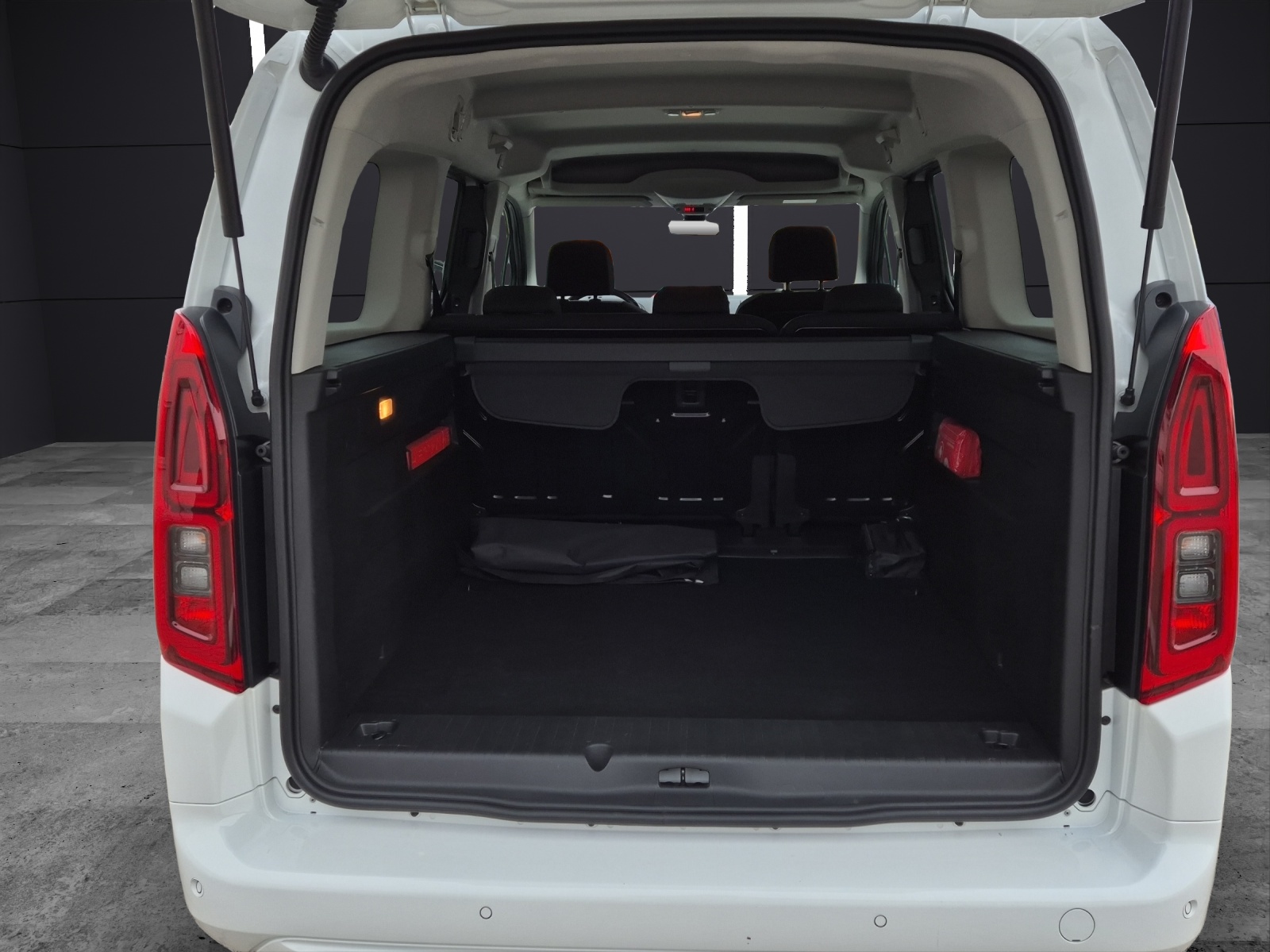 Fahrzeugabbildung Opel Combo Life Edition XL Kamera LHZ AppConnect DAB