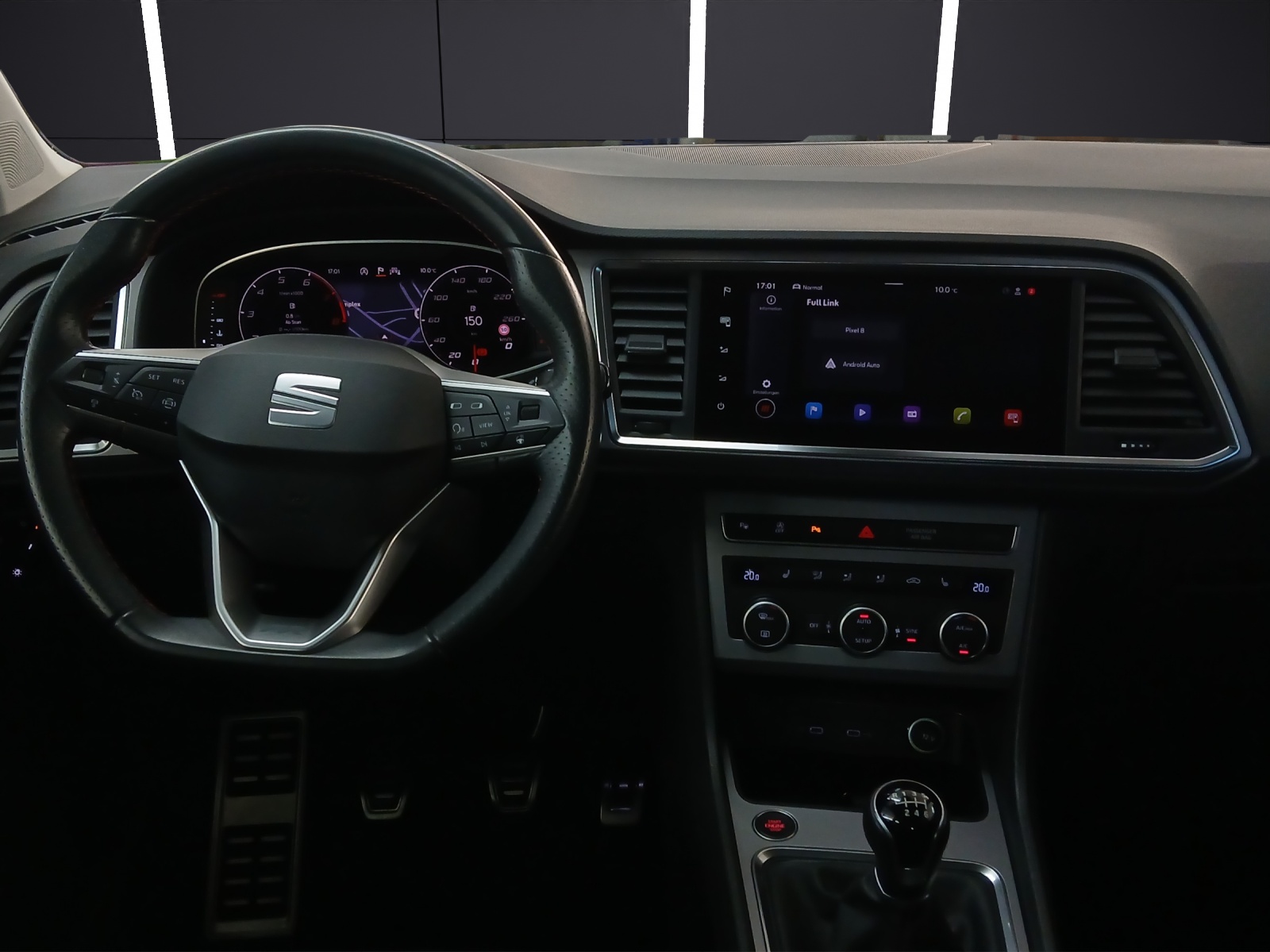 Fahrzeugabbildung SEAT Ateca TSI FR LED AHK Navi AID ACC RFK SH