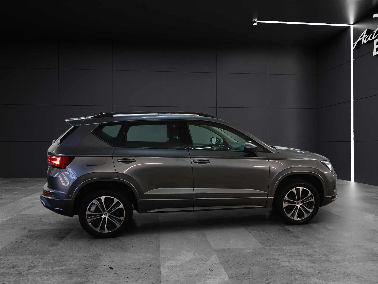 Fahrzeugabbildung SEAT Ateca TSI FR LED AHK Navi AID ACC RFK SH