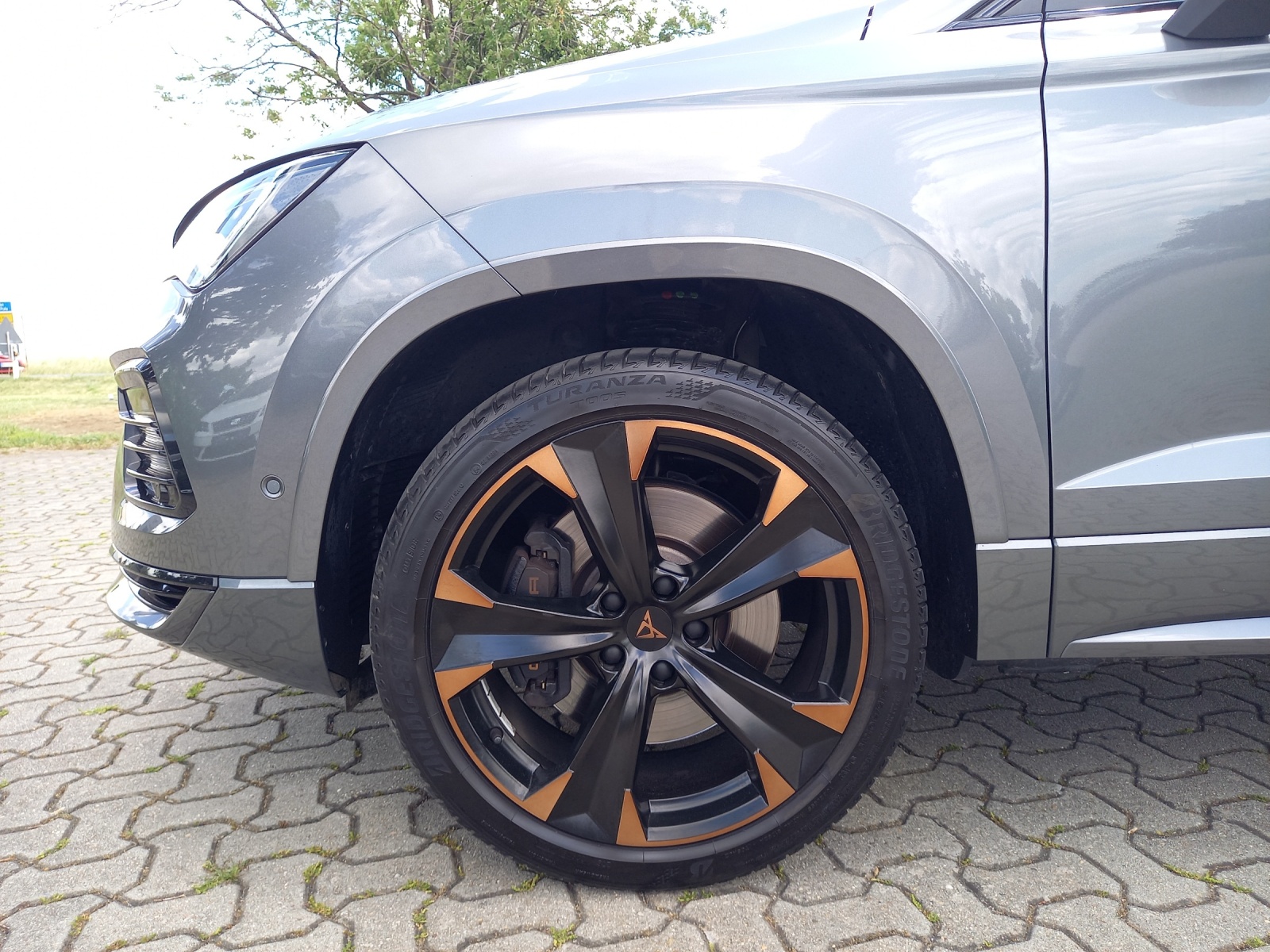 Fahrzeugabbildung CUPRA Ateca 4Drive 2.0 TSI DSG PANO BEATS ACC