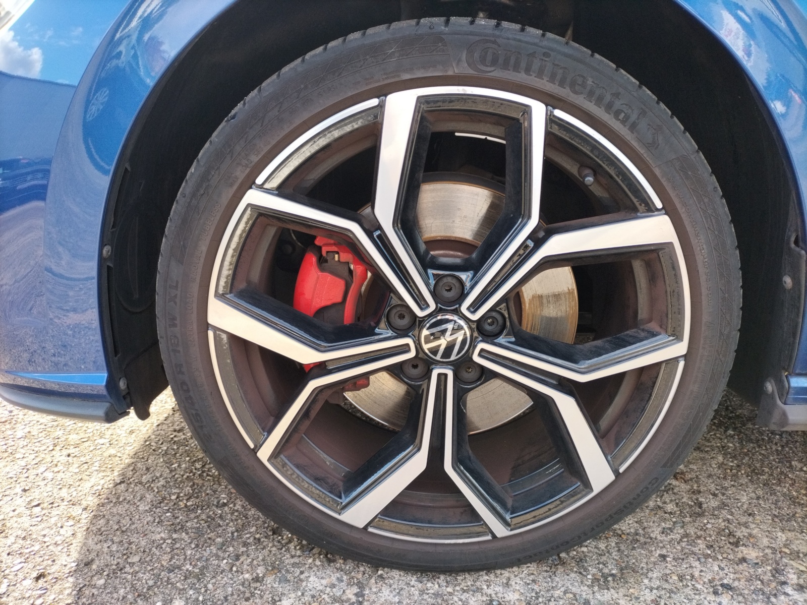 Fahrzeugabbildung Volkswagen Polo GTI DSG IQ.Light SH PDC Beats Ambiente Navi Klima