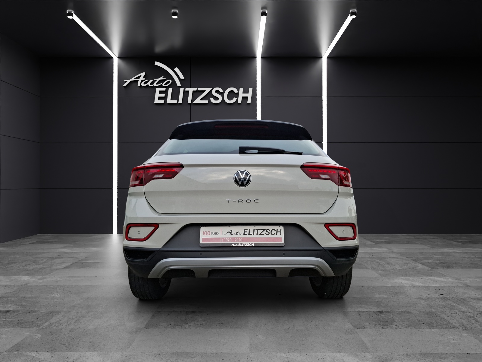 Fahrzeugabbildung Volkswagen T-Roc TSI Life DSG LED Navi AID ACC RFK SH