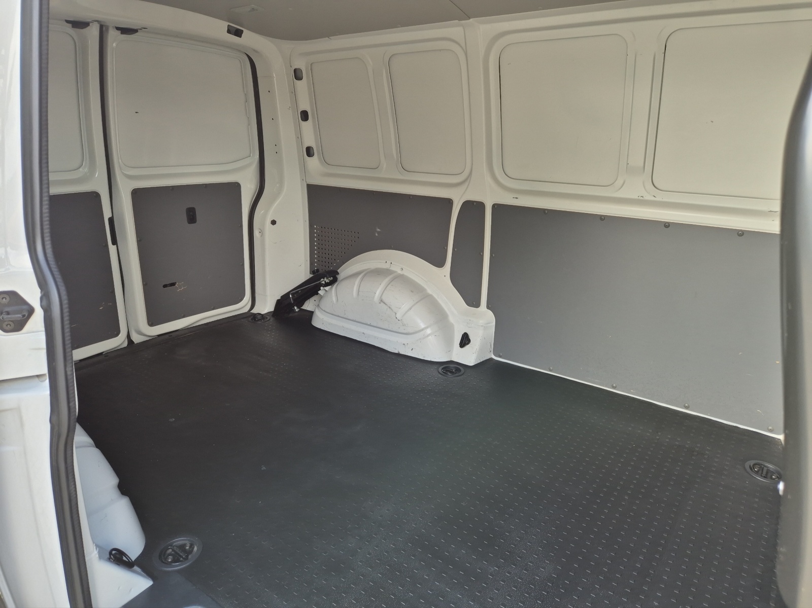 Fahrzeugabbildung Volkswagen T6 Transporter T6.1 TDI Kasten STANDHZG AHK LED KLIMA GRA PDC SH