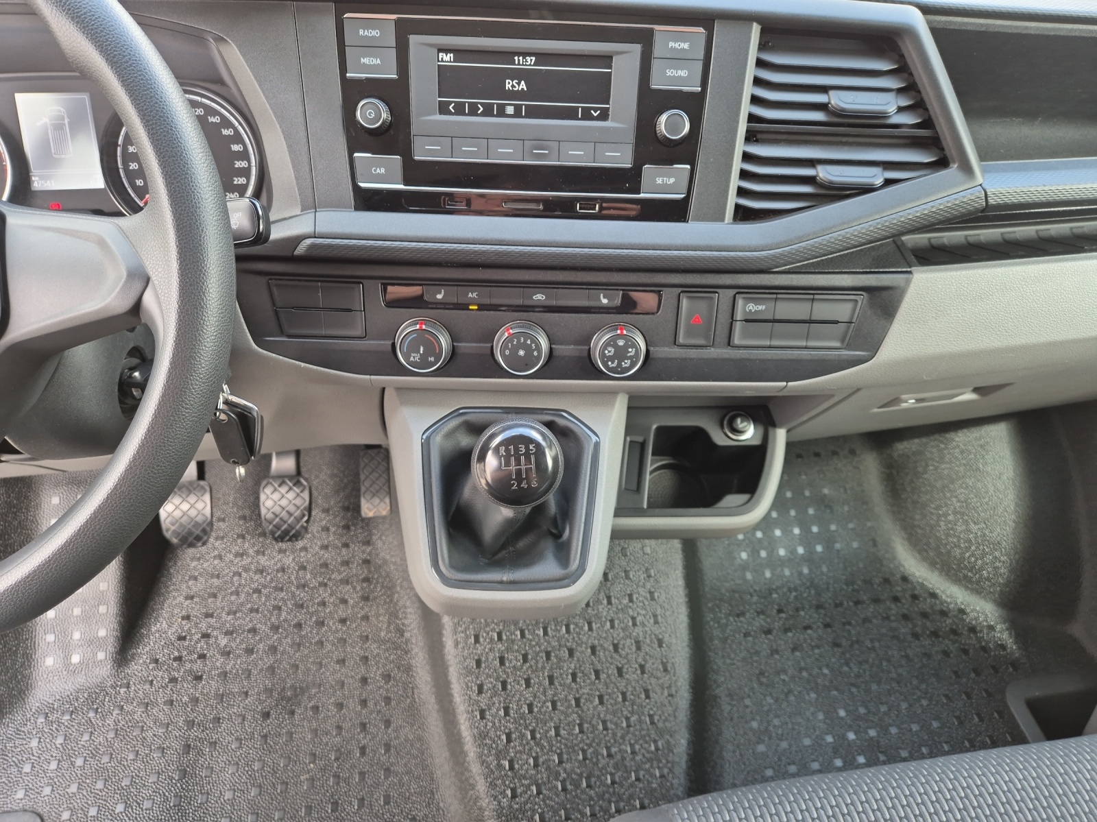 Fahrzeugabbildung Volkswagen T6 Transporter T6.1 TDI Kasten STANDHZG AHK LED KLIMA GRA PDC SH