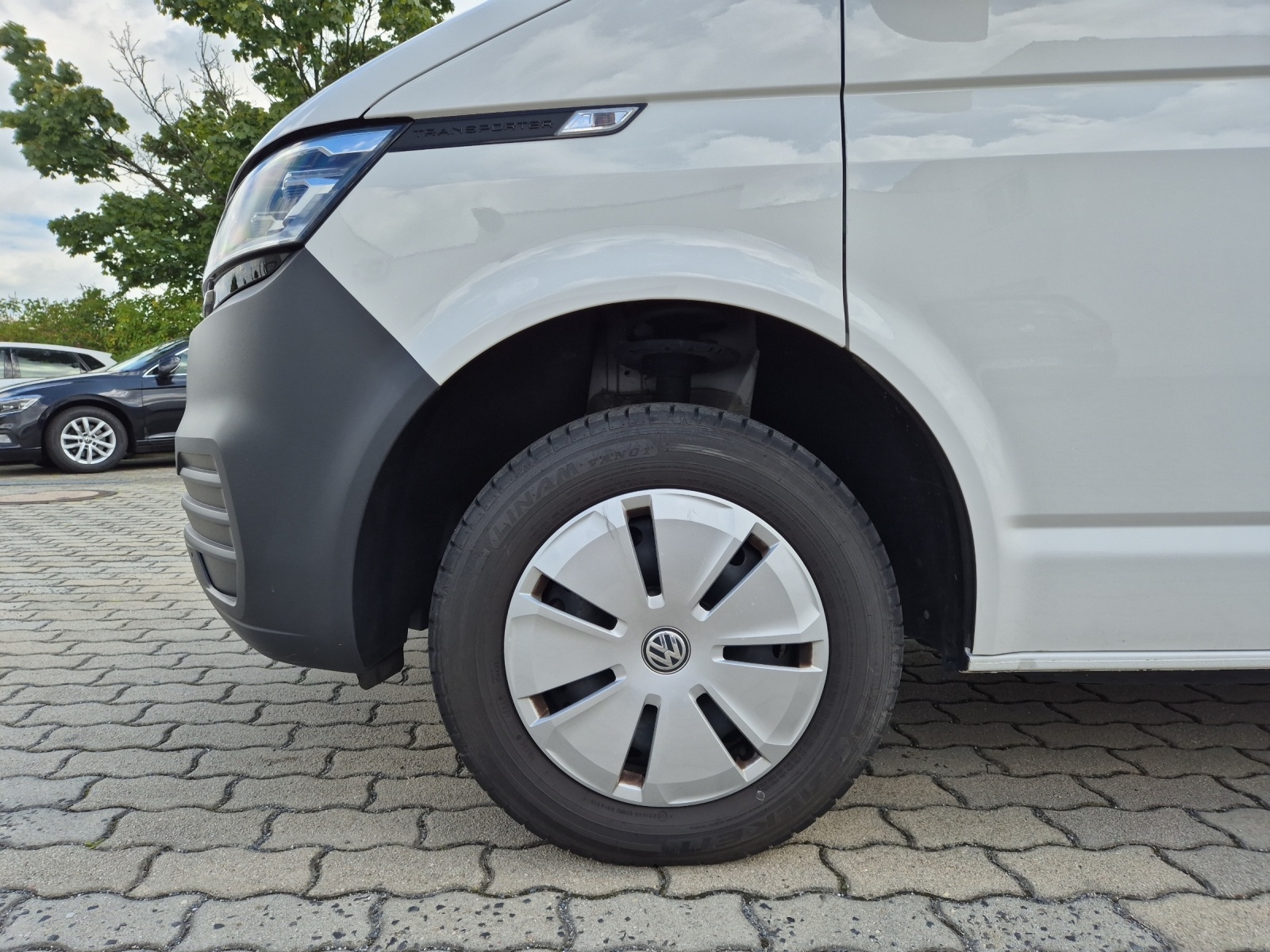 Fahrzeugabbildung Volkswagen T6 Transporter T6.1 TDI Kasten STANDHZG AHK LED KLIMA GRA PDC SH