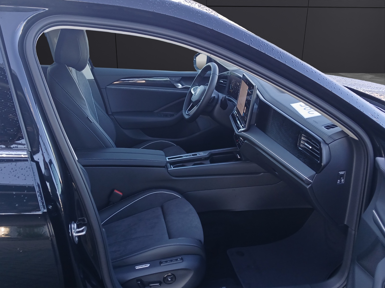 Fahrzeugabbildung Volkswagen Passat Variant Business AHZV NAVI DAB ACC