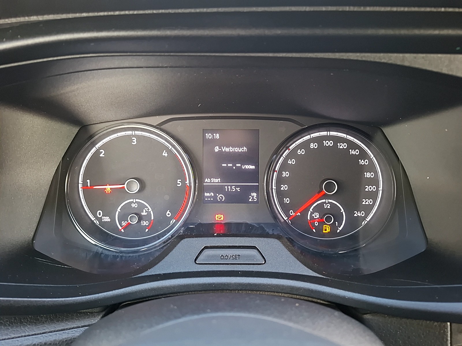 Fahrzeugabbildung Volkswagen T6 California T6.1 TDI Beach-Tour Standhzg. LED AHK CarPlay GRA PDC SH
