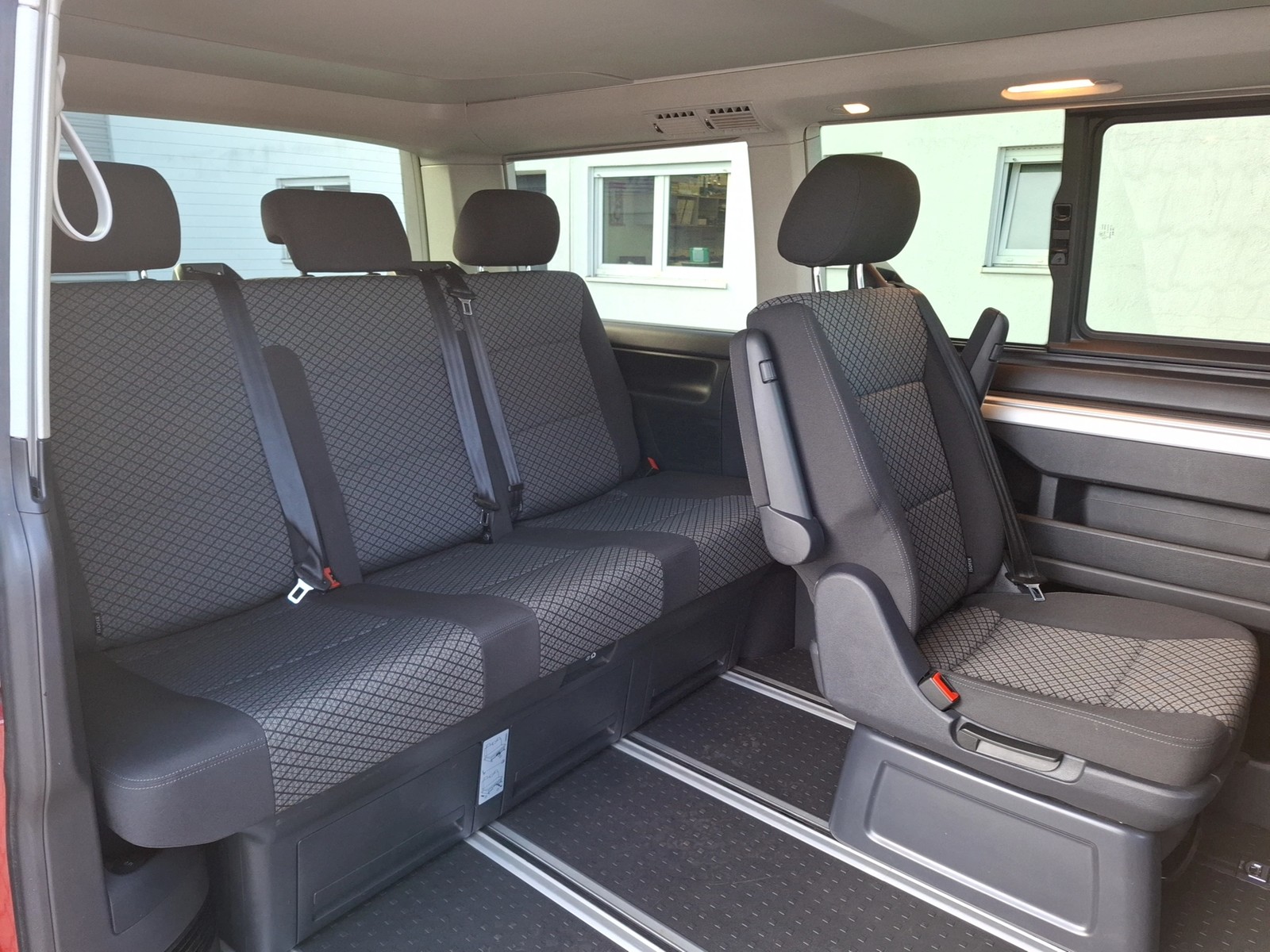 Fahrzeugabbildung Volkswagen T6 California T6.1 TDI Beach-Tour Standhzg. LED AHK CarPlay GRA PDC SH