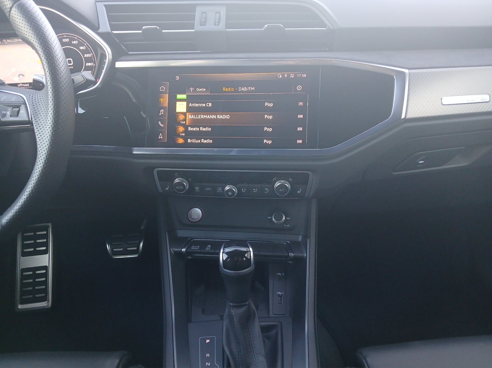 Fahrzeugabbildung Audi RS Q3 Sportback TFSI quattro MATRIX ACC 21