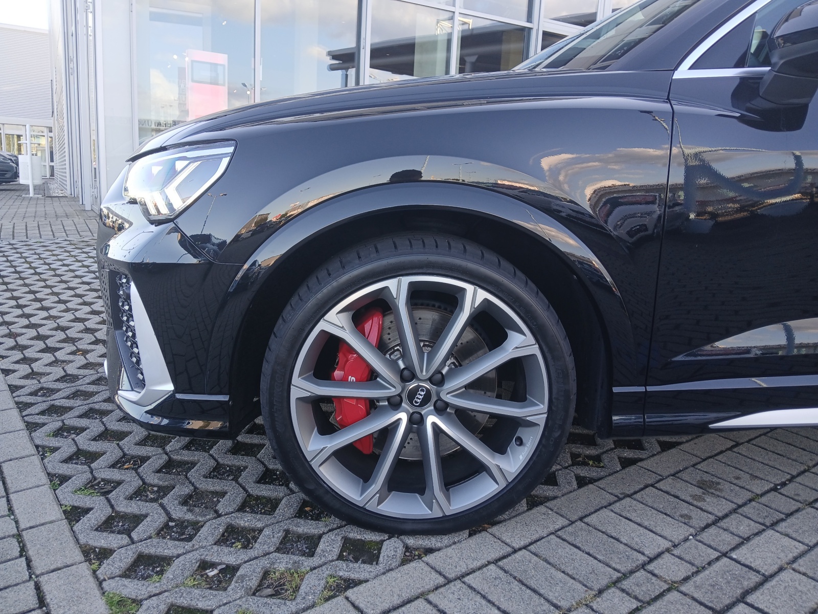 Fahrzeugabbildung Audi RS Q3 Sportback TFSI quattro MATRIX ACC 21