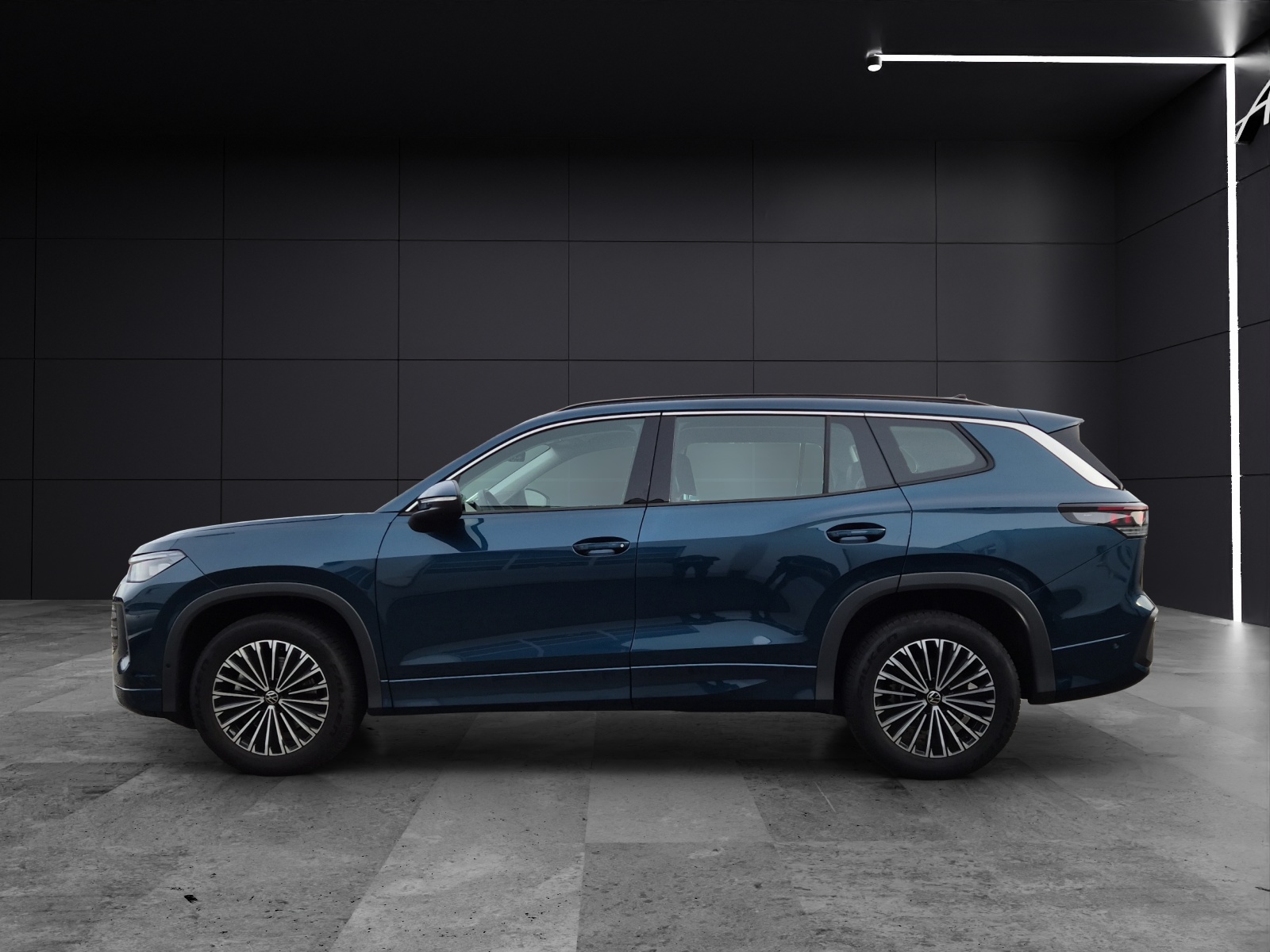 Fahrzeugabbildung Volkswagen Tayron TDI Life DSG 4M Matrix 7-Si. AHK Navi AID ACC RFK SH 18