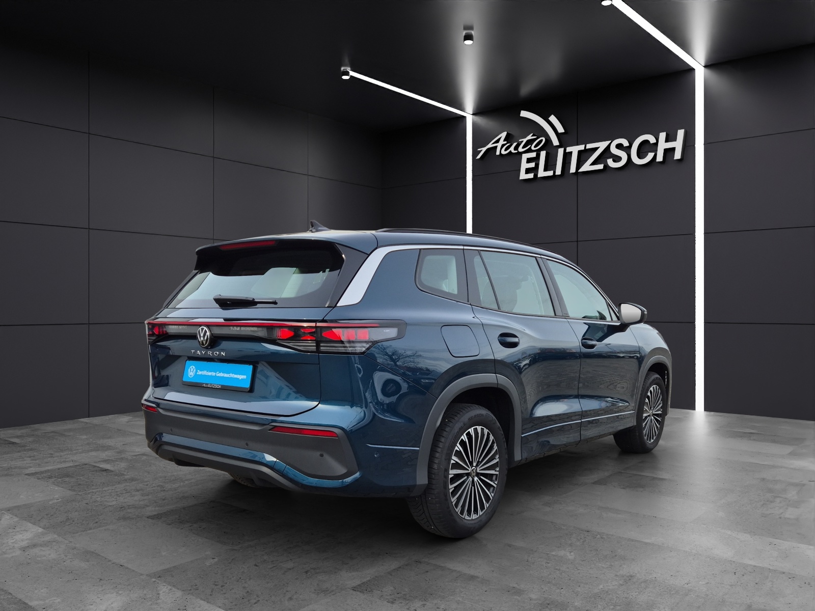 Fahrzeugabbildung Volkswagen Tayron TDI Life DSG 4M Matrix 7-Si. AHK Navi AID ACC RFK SH 18