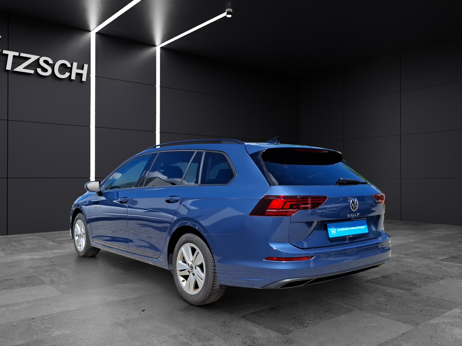 Fahrzeugabbildung Volkswagen Golf VIII Variant TSI Life LED Navi AID ACC RFK HUD SH