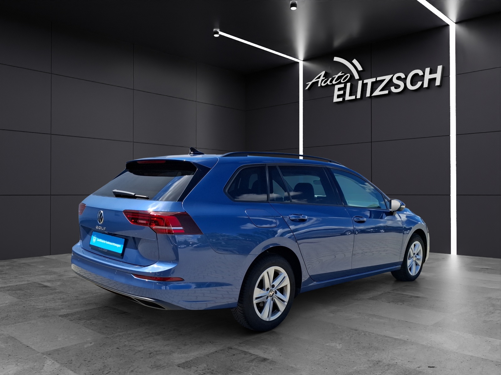 Fahrzeugabbildung Volkswagen Golf VIII Variant TSI Life LED Navi AID ACC RFK HUD SH