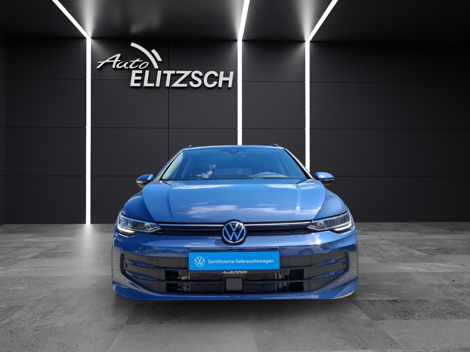 Fahrzeugabbildung Volkswagen Golf VIII Variant TSI Life LED Navi AID ACC RFK HUD SH