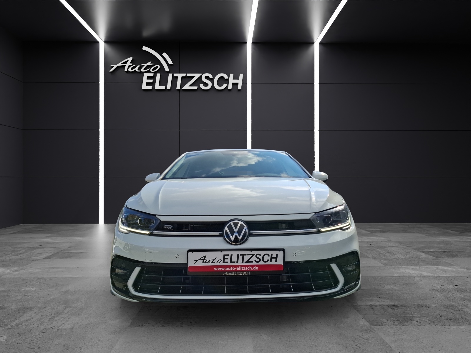 Fahrzeugabbildung Volkswagen Polo TSI R-Line DSG Matrix Navi AID ACC RFK SH