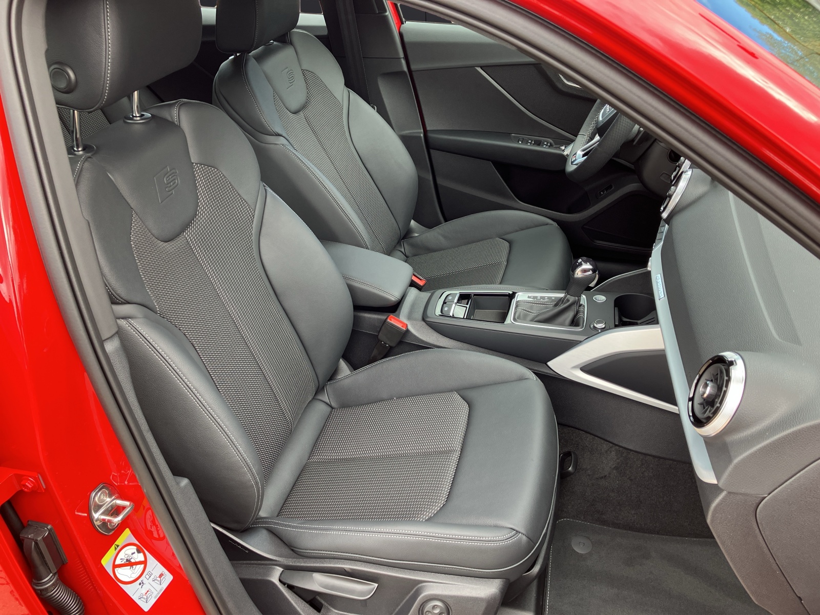 Fahrzeugabbildung Audi Q2 40 TFSI quattro advanced