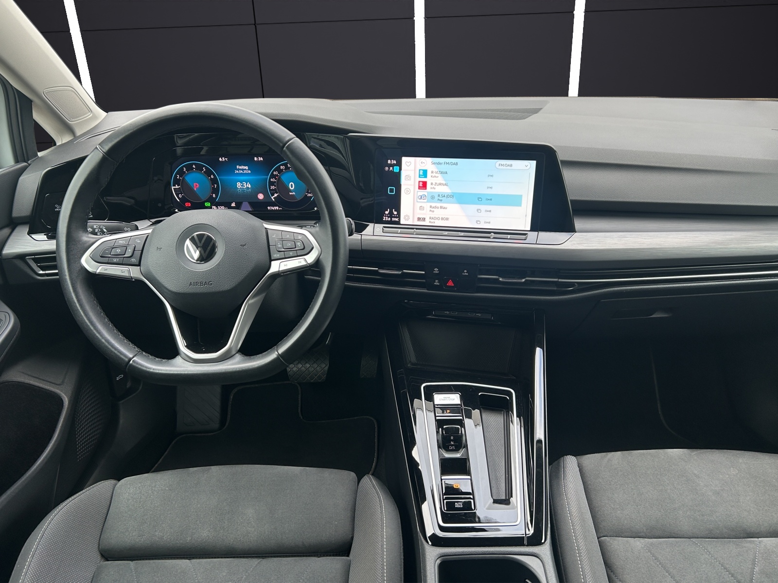 Fahrzeugabbildung Volkswagen Golf VIII Variant Style eTSI DSG LED+ ACC SH LRHzg RearView AppConnect Ambiente Navi