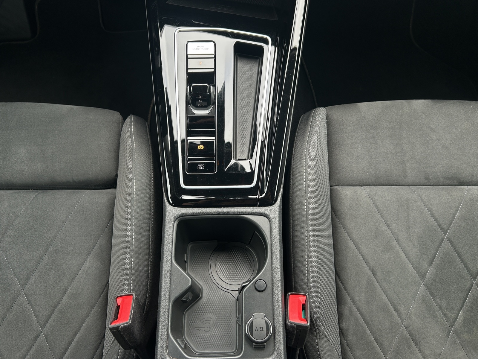 Fahrzeugabbildung Volkswagen Golf VIII Variant Style eTSI DSG LED+ ACC SH LRHzg RearView AppConnect Ambiente Navi