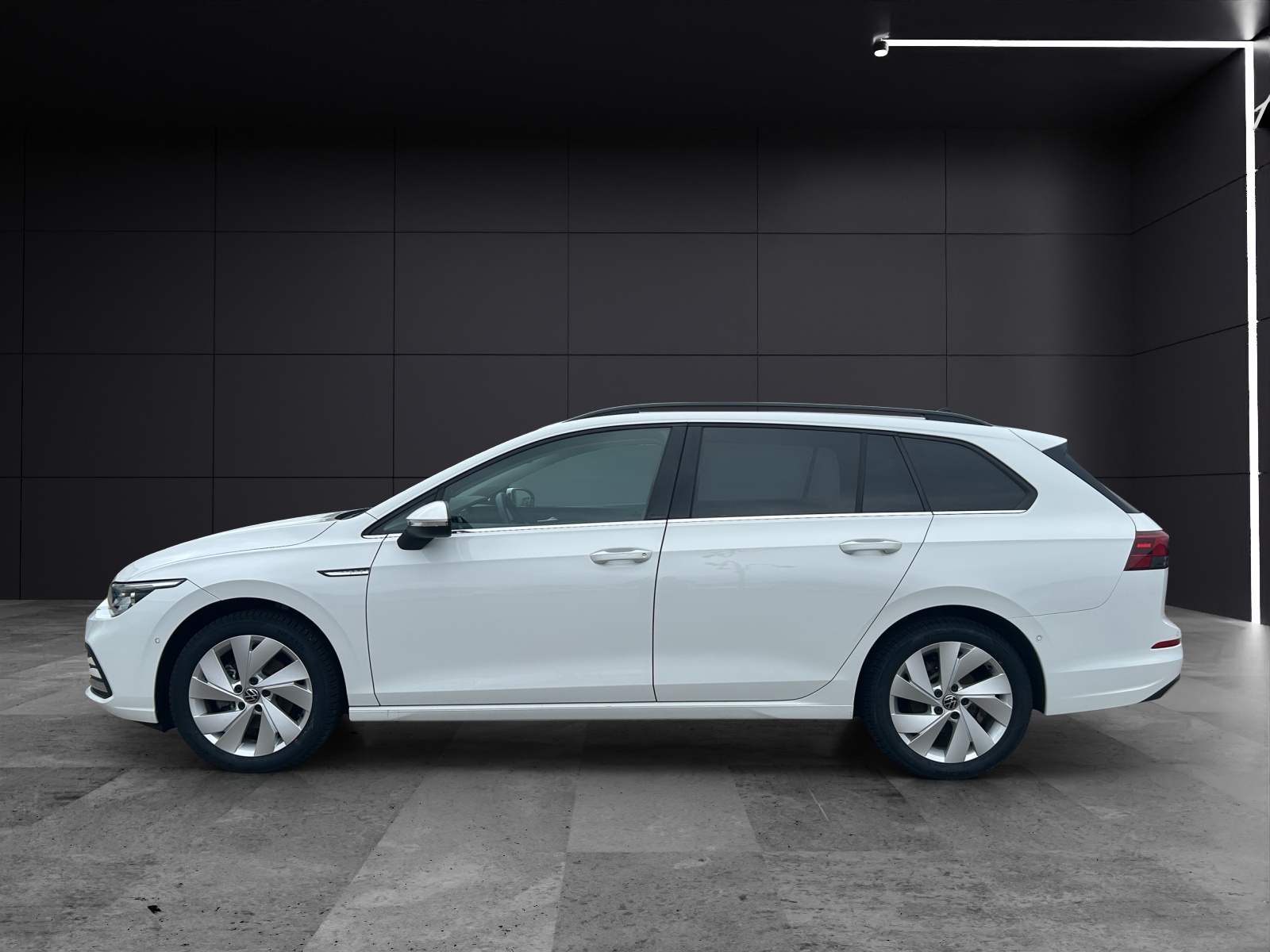 Fahrzeugabbildung Volkswagen Golf VIII Variant Style eTSI DSG LED+ ACC SH LRHzg RearView AppConnect Ambiente Navi