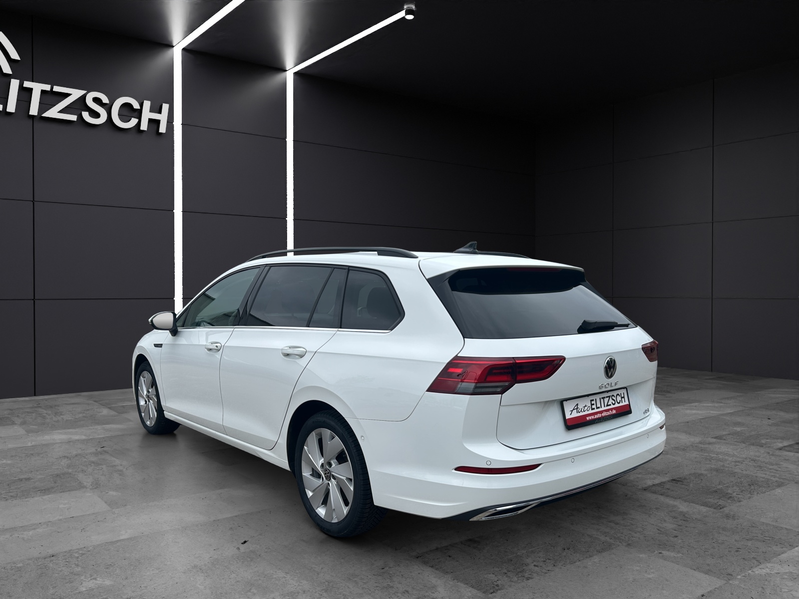 Fahrzeugabbildung Volkswagen Golf VIII Variant Style eTSI DSG LED+ ACC SH LRHzg RearView AppConnect Ambiente Navi