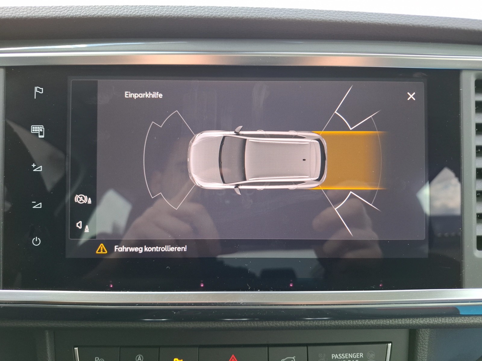 Fahrzeugabbildung SEAT Ateca TSI Style DSG LED Navi AID ACC Park-Assist SH