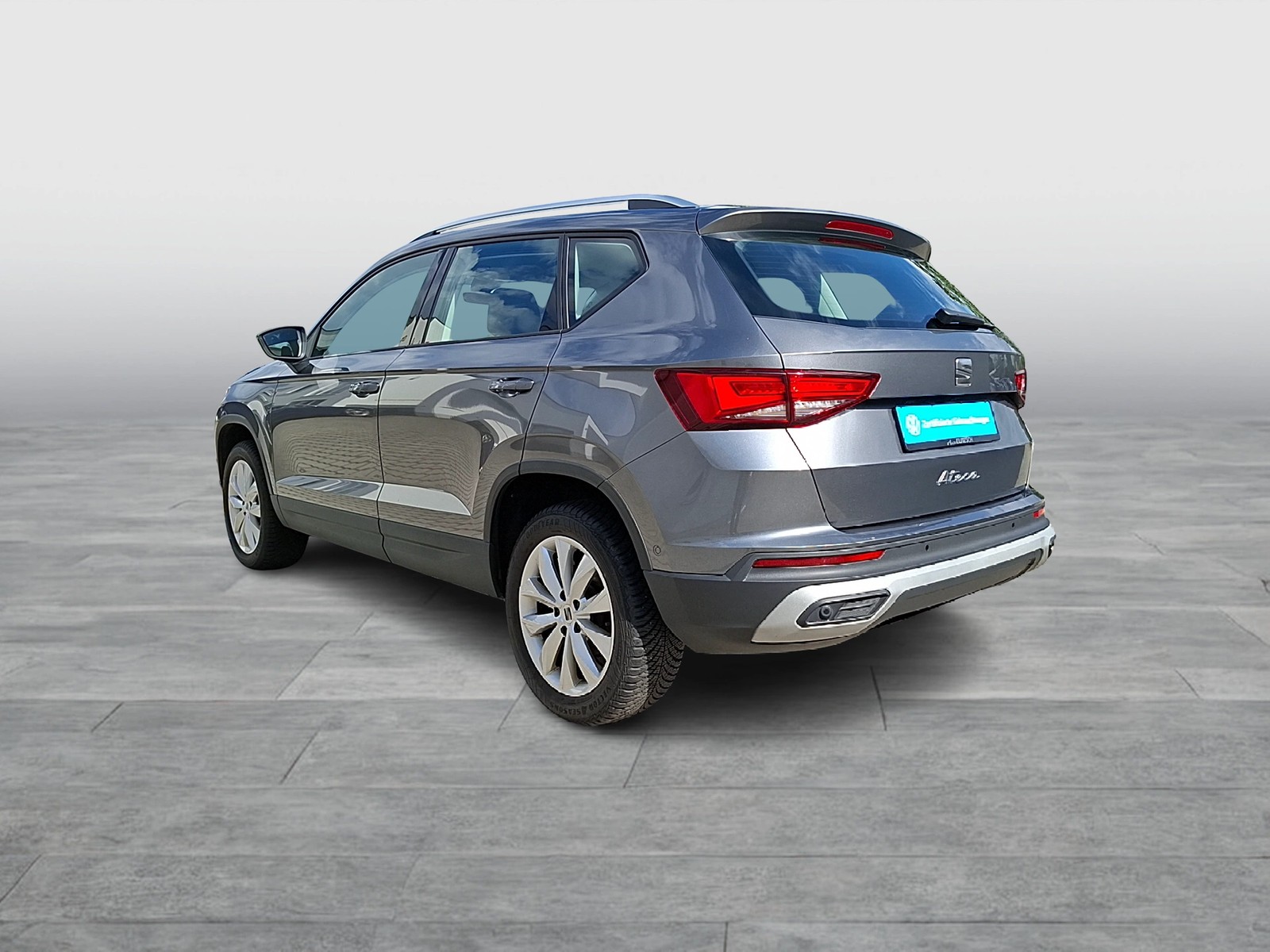 Fahrzeugabbildung SEAT Ateca TSI Style DSG LED Navi AID ACC Park-Assist SH