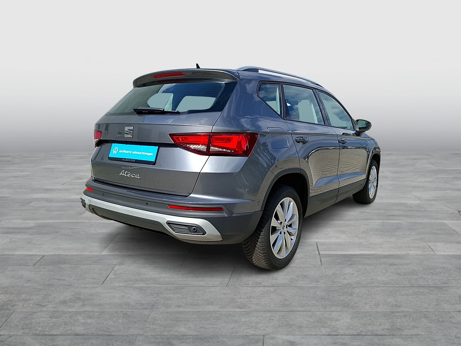 Fahrzeugabbildung SEAT Ateca TSI Style DSG LED Navi AID ACC Park-Assist SH