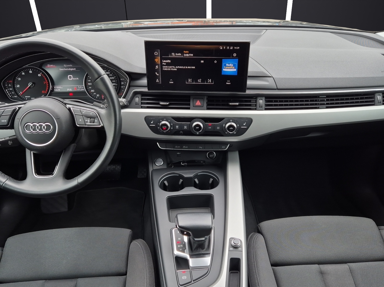 Fahrzeugabbildung Audi A4 Avant 35 TFSI advanced S-tronic Navi GRA PDC SH