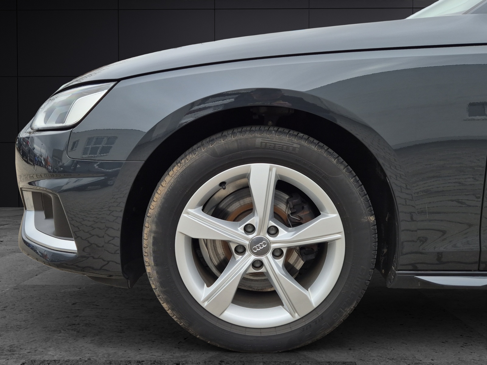 Fahrzeugabbildung Audi A4 Avant 35 TFSI advanced S-tronic Navi GRA PDC SH