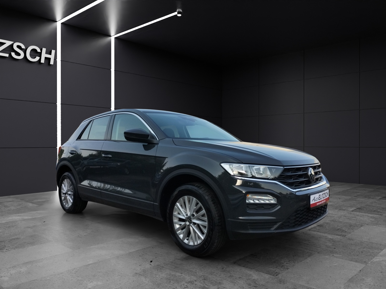 Fahrzeugabbildung Volkswagen T-Roc TSI AHK SHZ Klima WeConnect DAB+