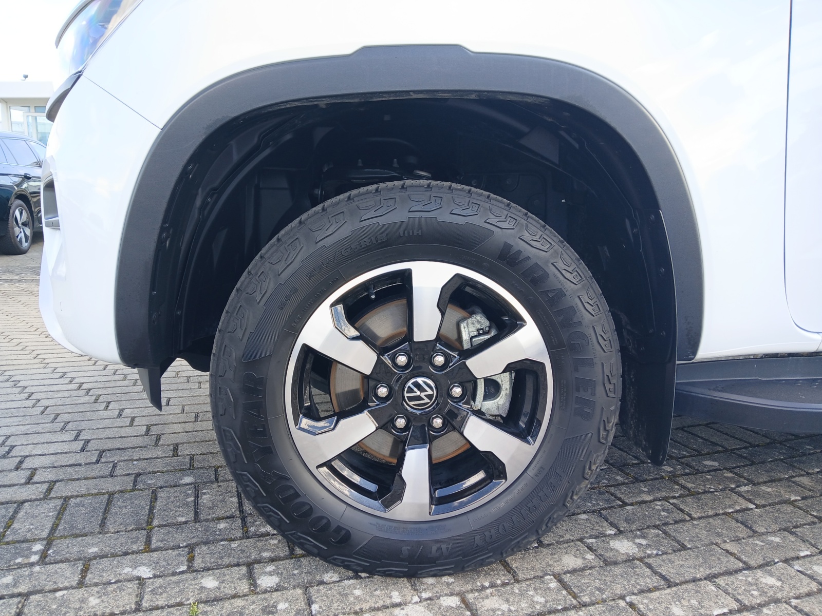 Fahrzeugabbildung Volkswagen Amarok TDI Life DSG Doka 4M LED AHK AID