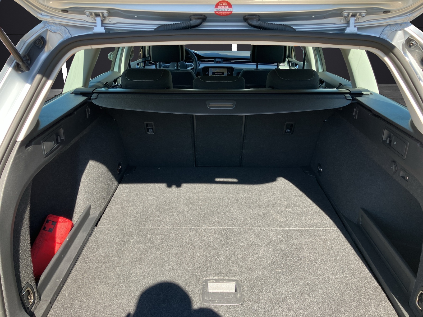 Fahrzeugabbildung Volkswagen Passat Variant TDI Business DSG LED Navi ACC RFK AHK SH