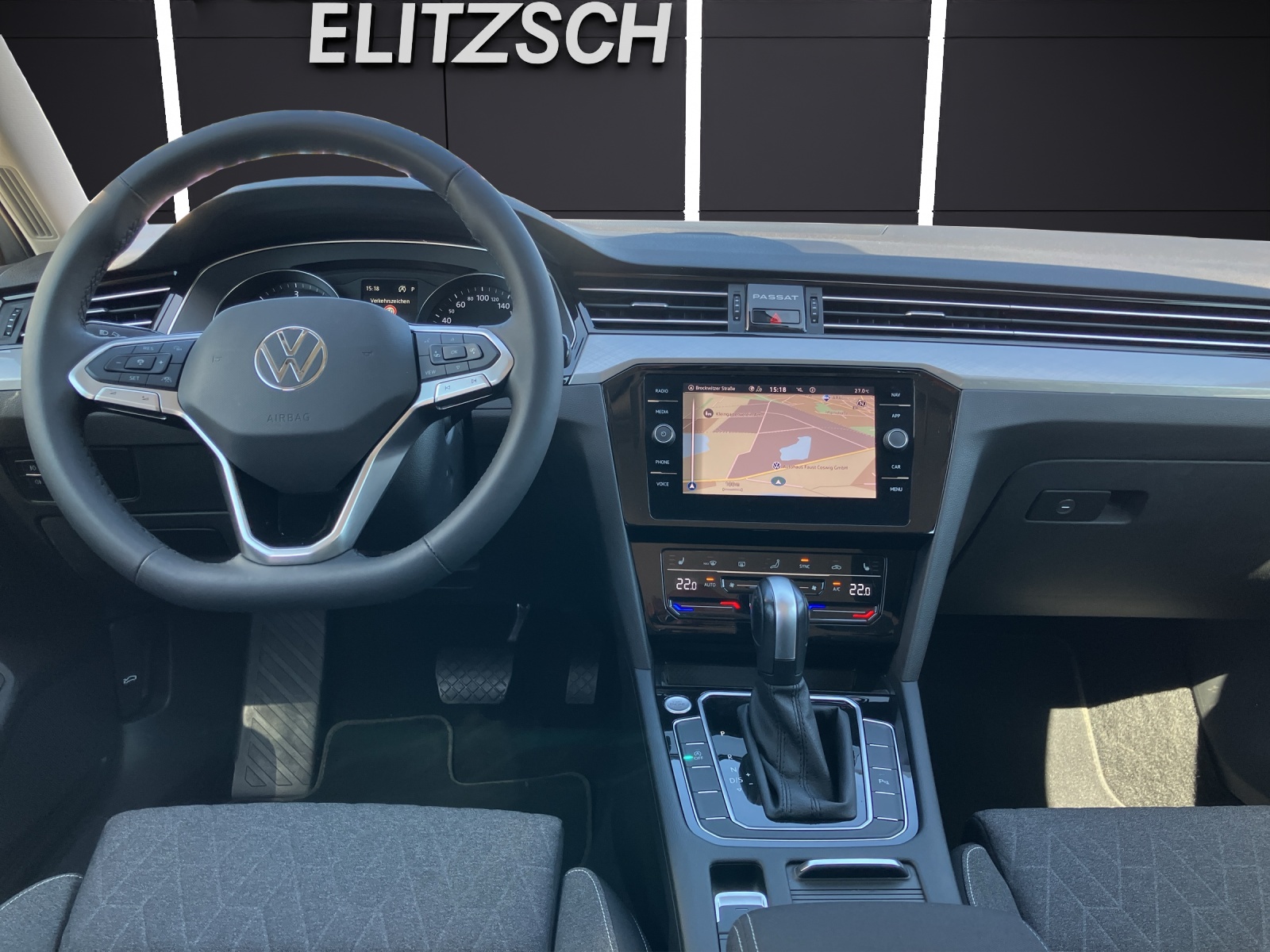 Fahrzeugabbildung Volkswagen Passat Variant TDI Business DSG LED Navi ACC RFK AHK SH
