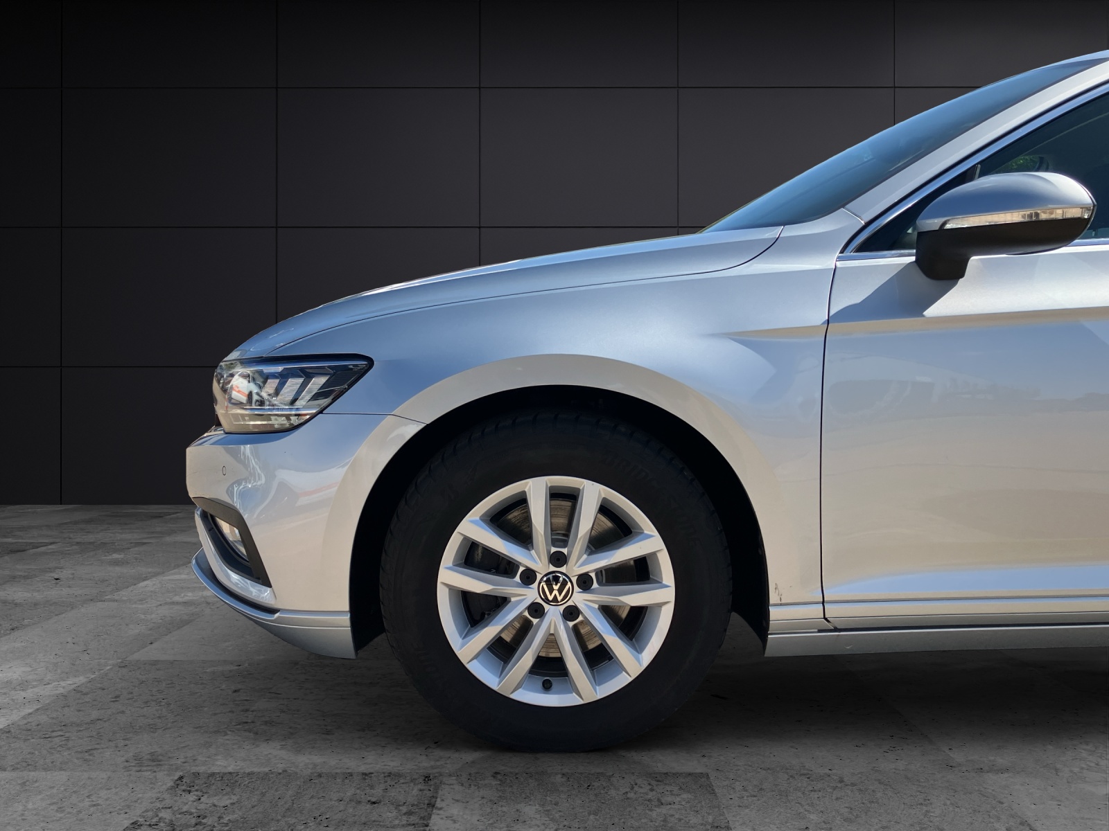 Fahrzeugabbildung Volkswagen Passat Variant TDI Business DSG LED Navi ACC RFK AHK SH