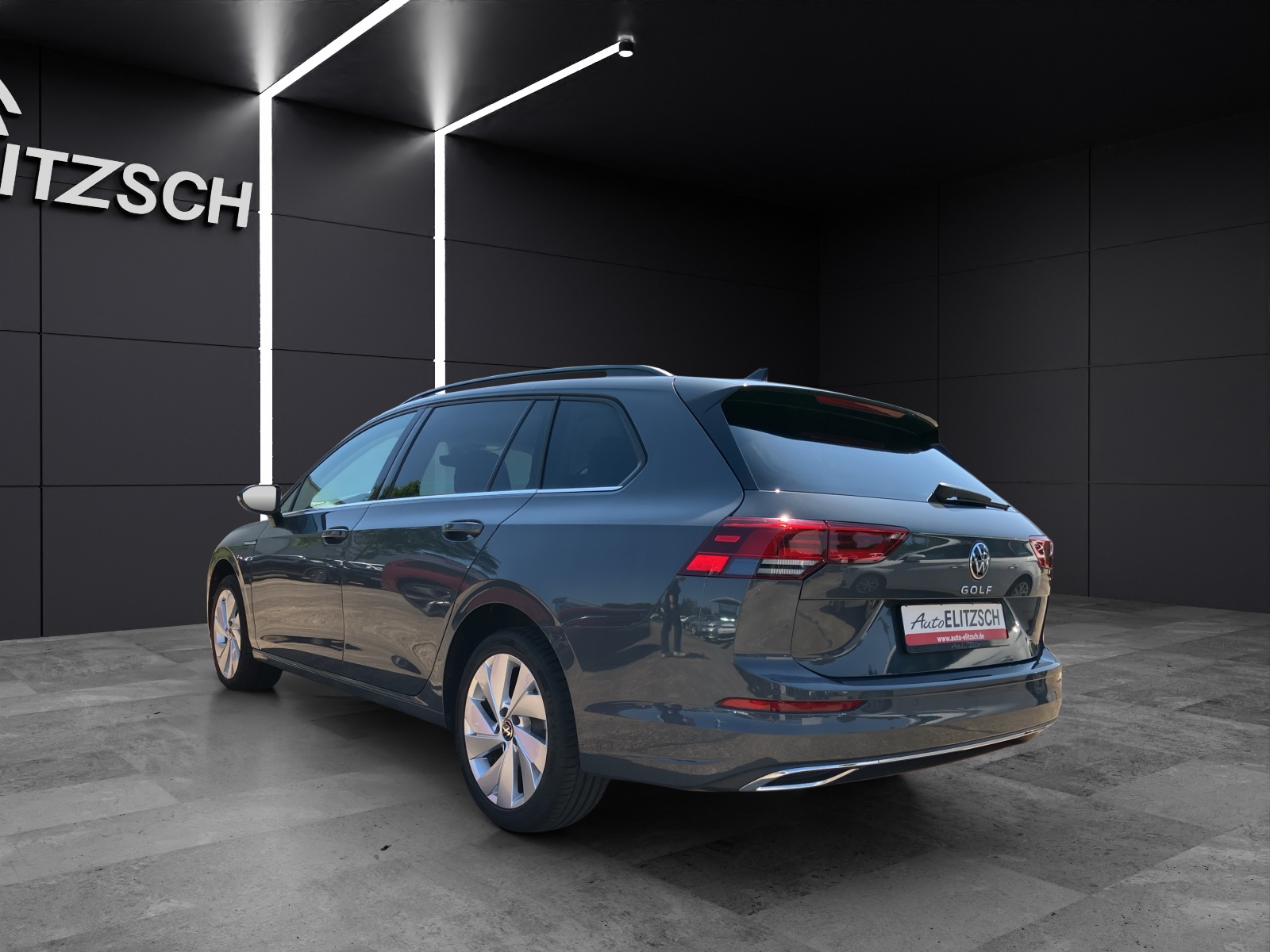 Fahrzeugabbildung Volkswagen Golf VIII Variant TDI Style DSG LEDplus Navi AID ACC PDC SH