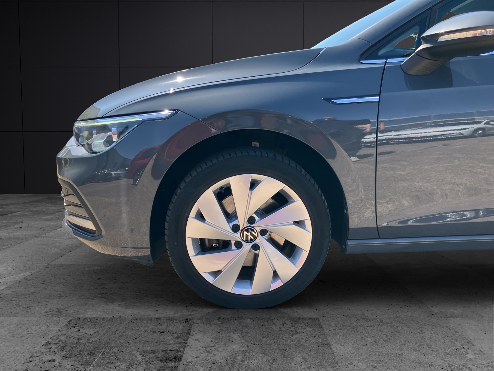 Fahrzeugabbildung Volkswagen Golf VIII Variant TDI Style DSG LEDplus Navi AID ACC PDC SH