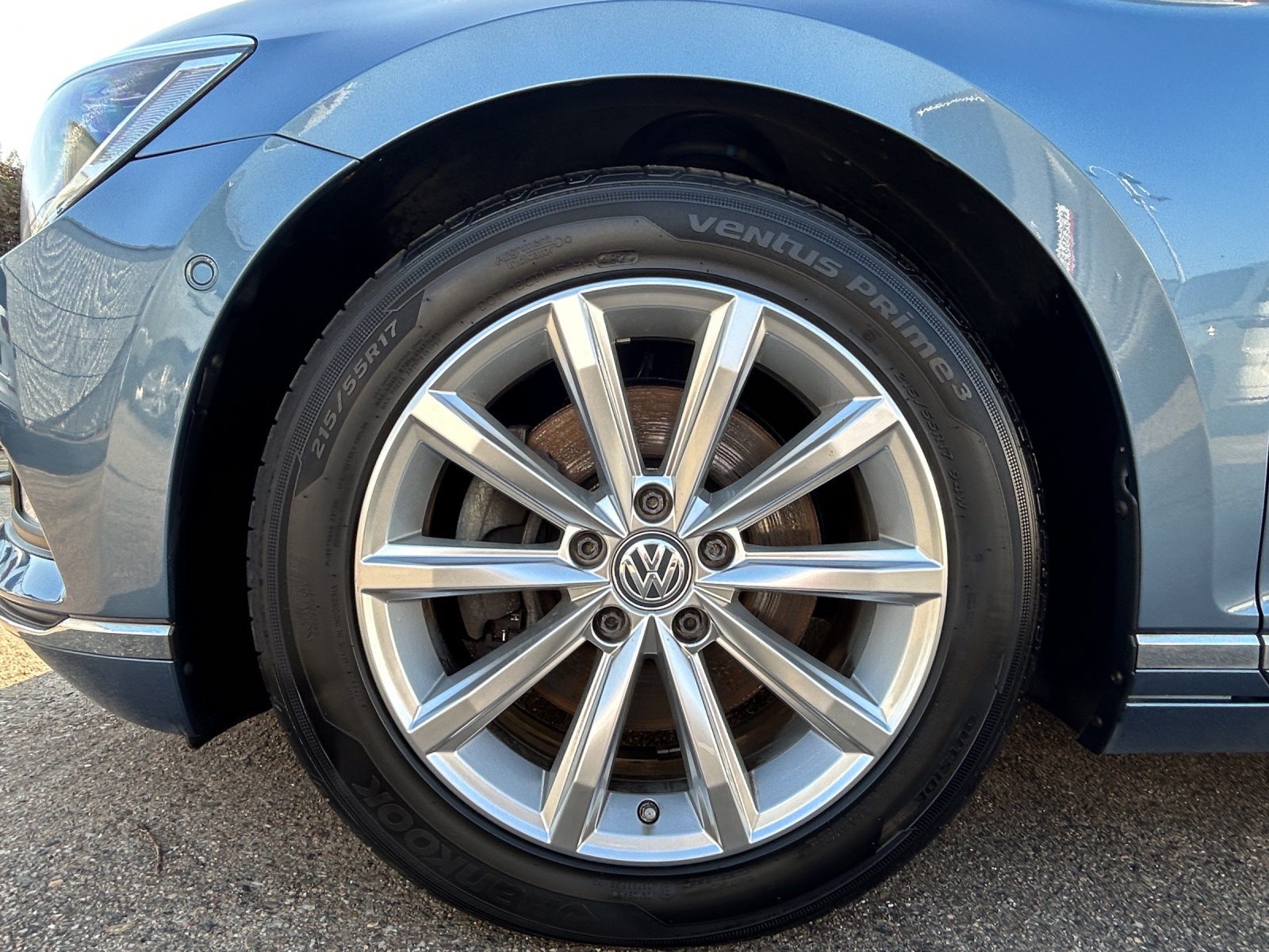 Fahrzeugabbildung Volkswagen Passat Variant Highline TSI DSG LED ACC STH PANO MASSAGE