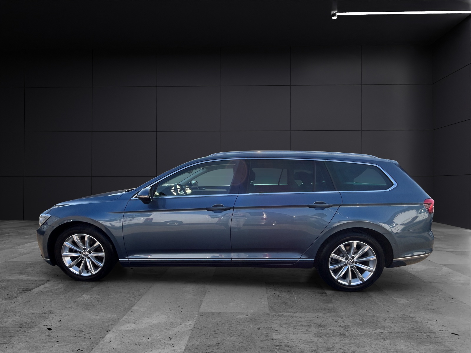 Fahrzeugabbildung Volkswagen Passat Variant Highline TSI DSG LED ACC STH PANO MASSAGE